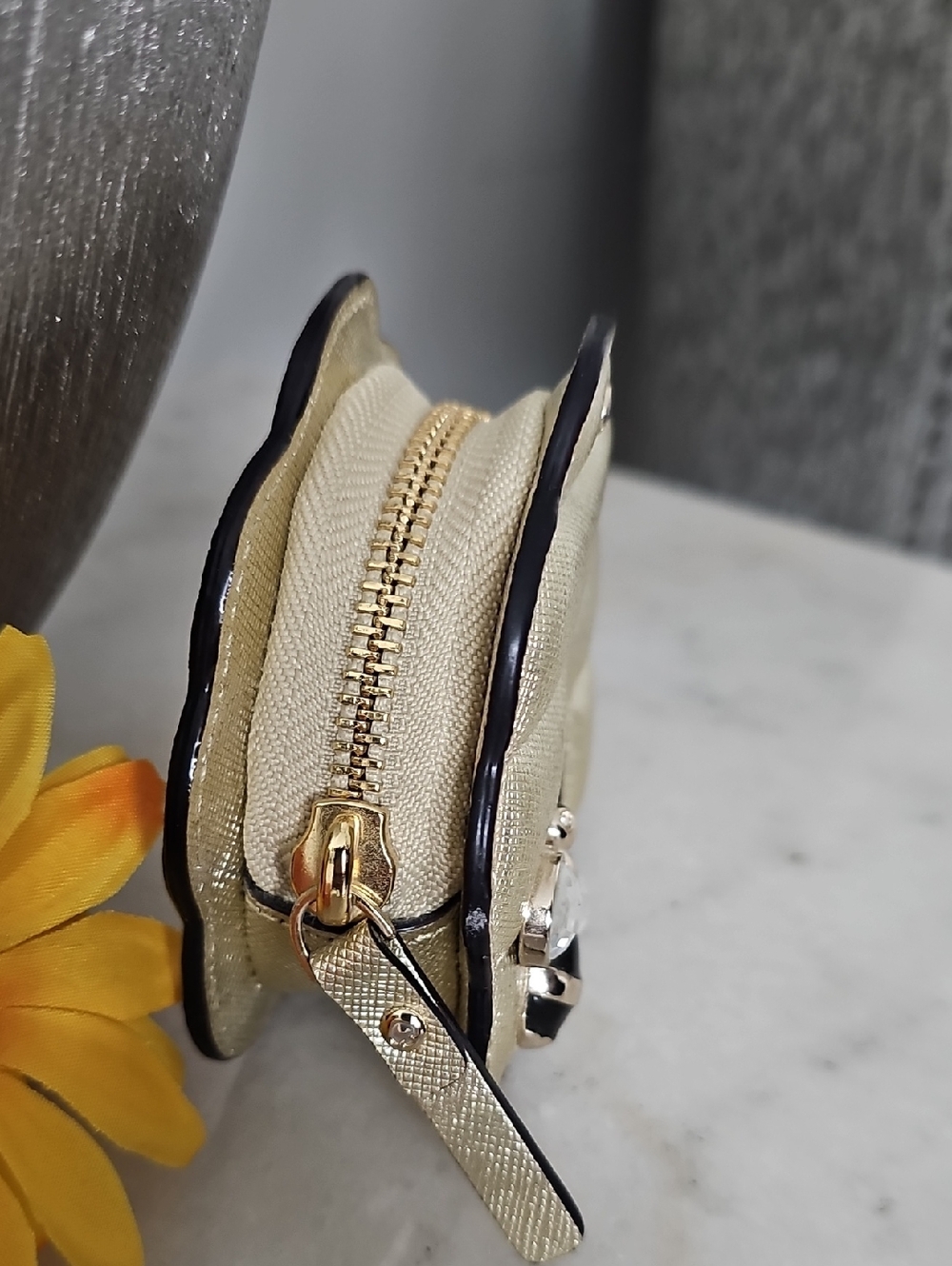 Kate Spade "Down The Rabbit Hole" Coin Purse - Picture 4 of 8
